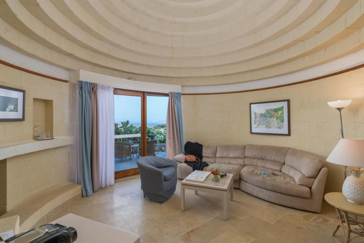 Ta' Cenc & Resort 5*