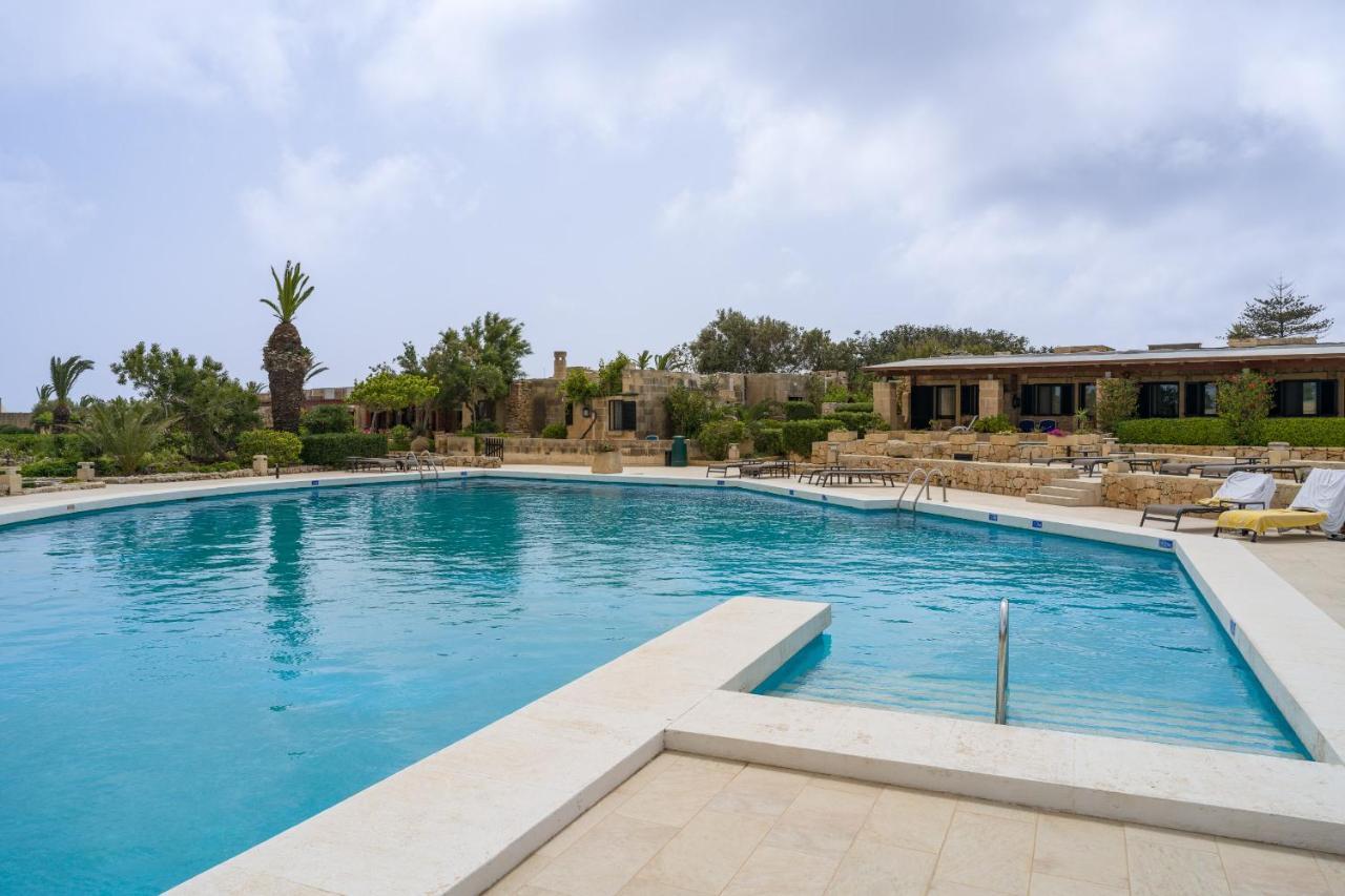 Resort Ta' Cenc & 5*